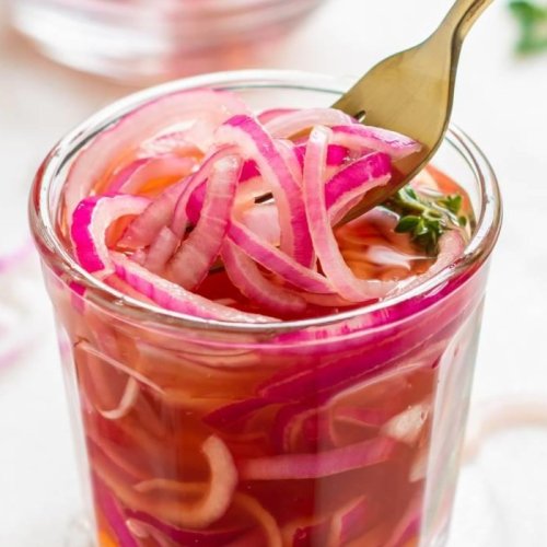 Red onion pickle